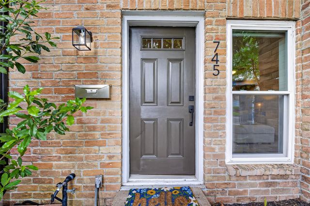 745 Worthshire Street, Houston, TX 77008