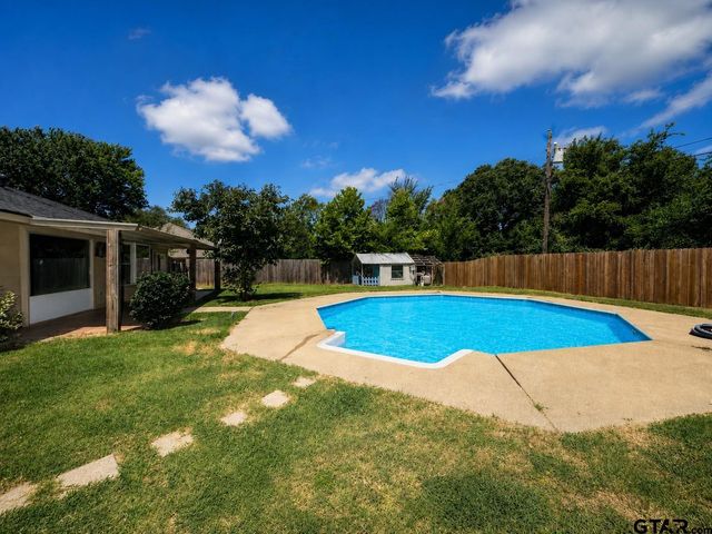 3307 Bogota, Athens, TX 75752