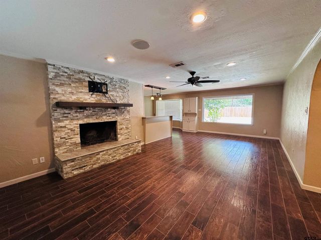 3307 Bogota, Athens, TX 75752