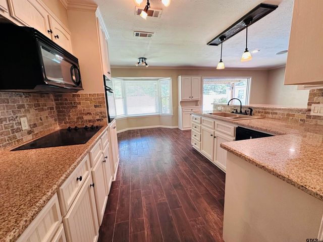 3307 Bogota, Athens, TX 75752