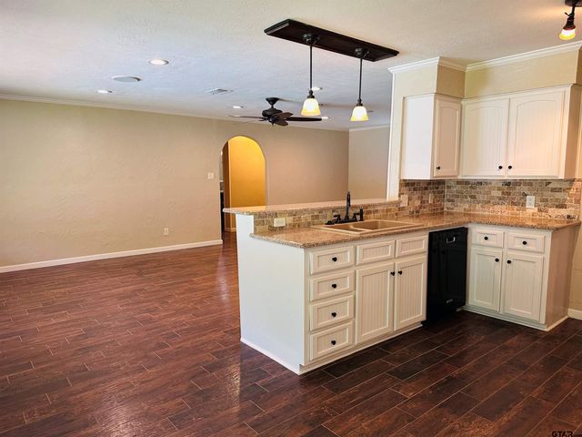3307 Bogota, Athens, TX 75752