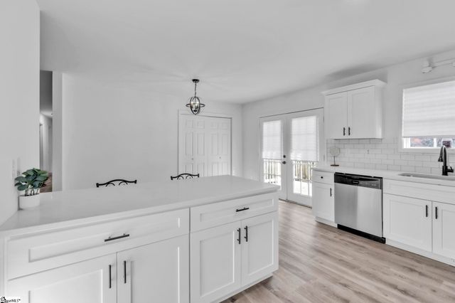 114 Berea Forest Circle, Greenville, SC 29617