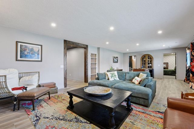 515 Goldenrod Trail, Waconia, MN 55387