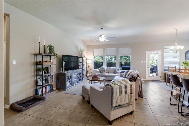 9815 Catell, Boerne, TX 78006