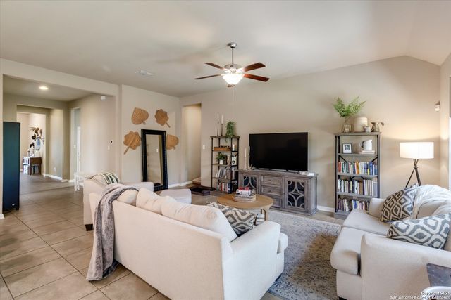9815 Catell, Boerne, TX 78006