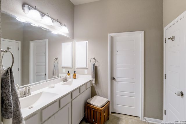 9815 Catell, Boerne, TX 78006