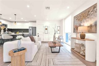 113 1/2 N Manhattan Place, Los Angeles, CA 90004