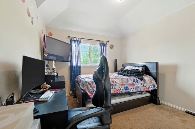 222 Cliff Heights Circle, Dallas, TX 75241