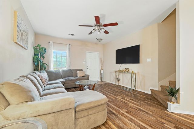 222 Cliff Heights Circle, Dallas, TX 75241