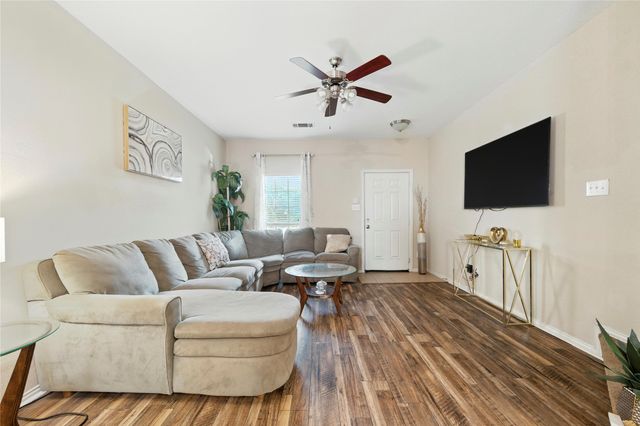 222 Cliff Heights Circle, Dallas, TX 75241