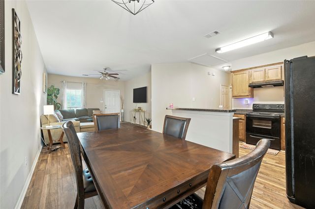 222 Cliff Heights Circle, Dallas, TX 75241