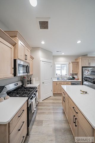 367 N Fanning Avenue, Idaho Falls, ID 83401