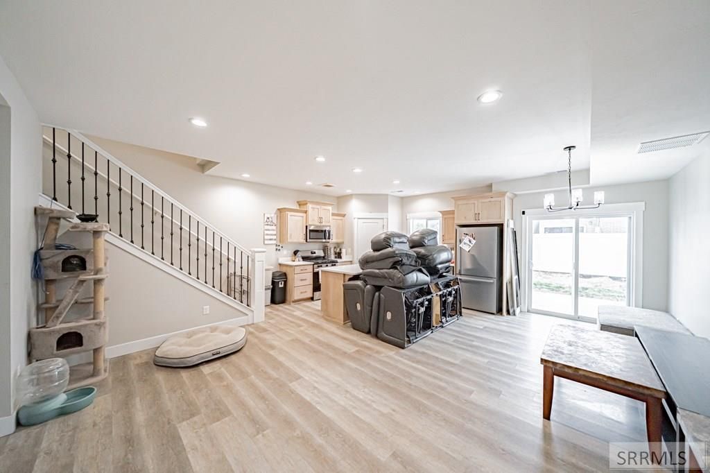 Image 3 of property listing at 367 N Fanning Avenue, Idaho Falls, ID 83401