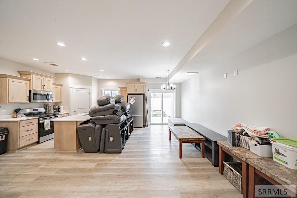 Image 4 of property listing at 367 N Fanning Avenue, Idaho Falls, ID 83401