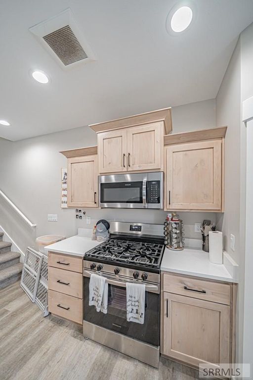 Image 9 of property listing at 367 N Fanning Avenue, Idaho Falls, ID 83401