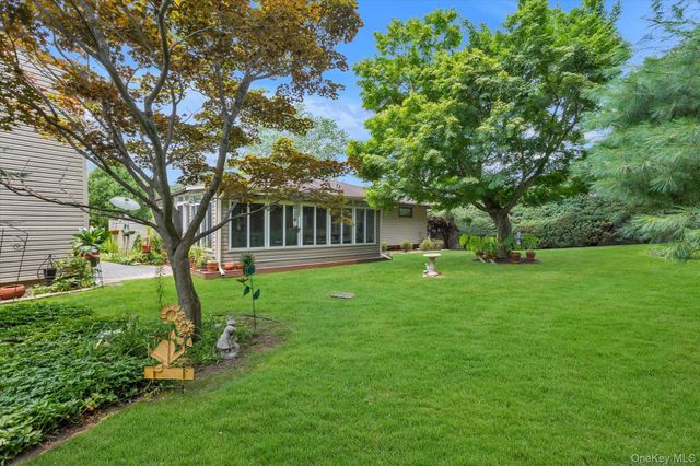 27 Fisher Road, Commack, NY 11725