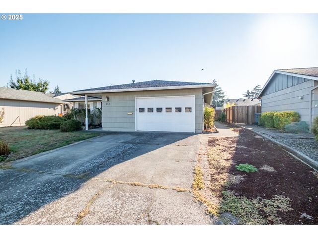 464 W CLACKAMAS Cir, Woodburn, OR 97071