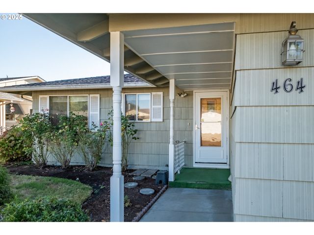 464 W CLACKAMAS Cir, Woodburn, OR 97071