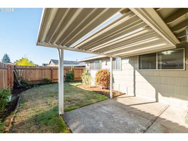 464 W CLACKAMAS Cir, Woodburn, OR 97071