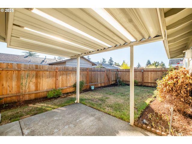 464 W CLACKAMAS Cir, Woodburn, OR 97071