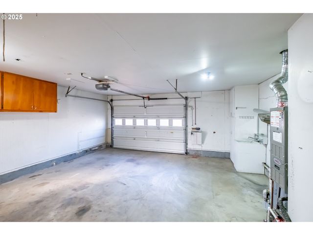 464 W CLACKAMAS Cir, Woodburn, OR 97071