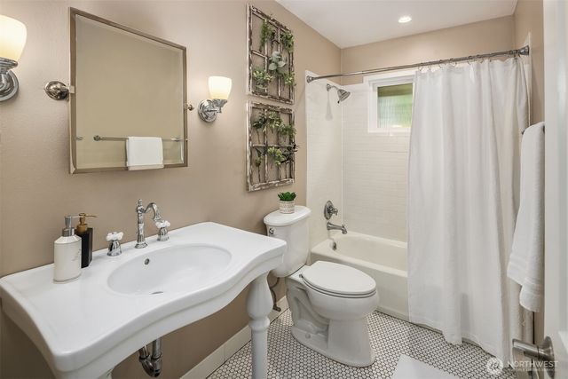 2613 126th Avenue NE, Bellevue, WA 98005