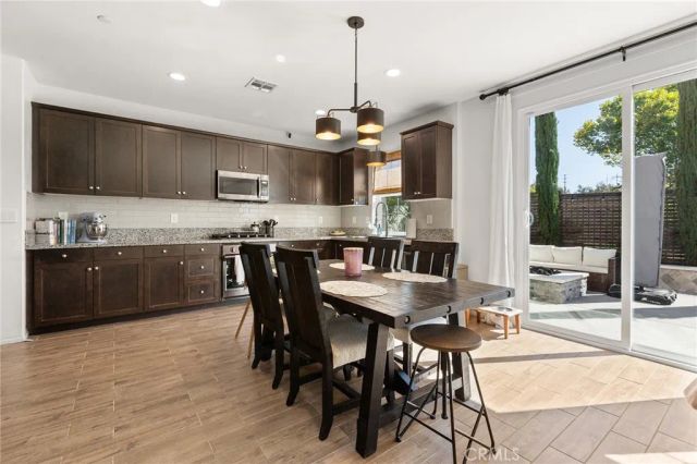 42704 Azure, Temecula, CA 92592