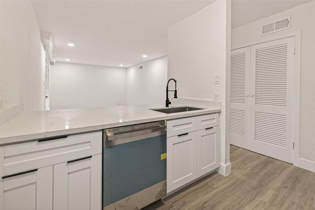 3300 Yorktown Street 15, Houston, TX 77056