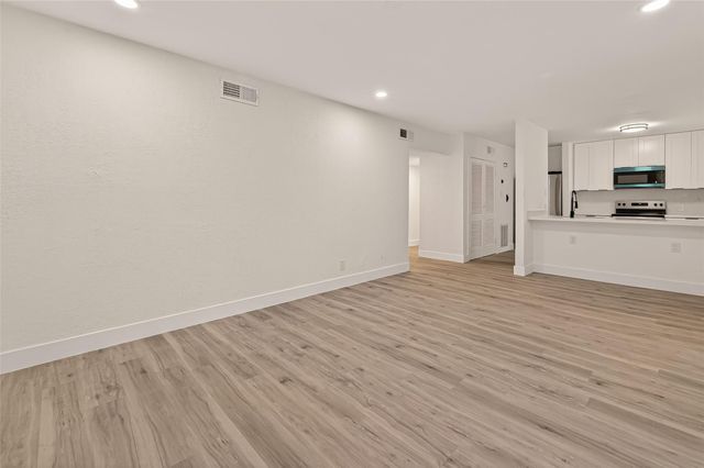 3300 Yorktown Street 15, Houston, TX 77056