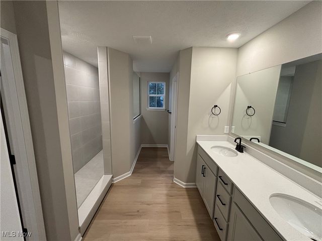 32727 Sandridge Run, Avon Lake, OH 44012