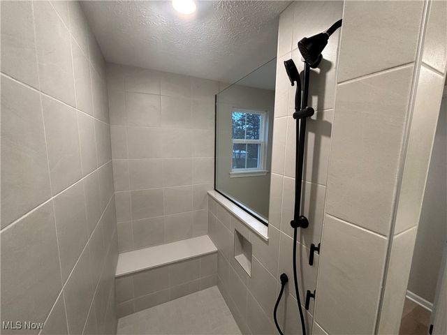 32727 Sandridge Run, Avon Lake, OH 44012