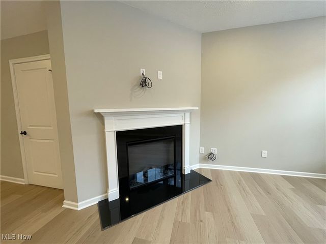 32727 Sandridge Run, Avon Lake, OH 44012