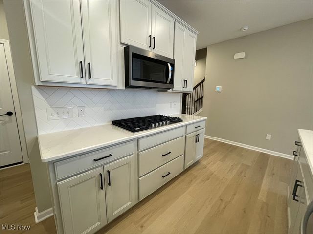 32727 Sandridge Run, Avon Lake, OH 44012