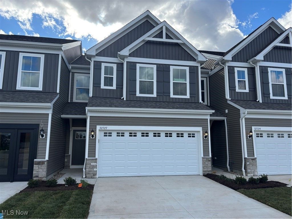 32727 Sandridge Run, Avon Lake, OH 44012