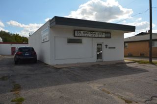 6135 E Harry St, Wichita, KS 67218