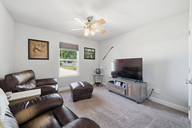 1825 Sundown Dr, Navarre, FL 32566