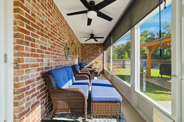 1825 Sundown Dr, Navarre, FL 32566