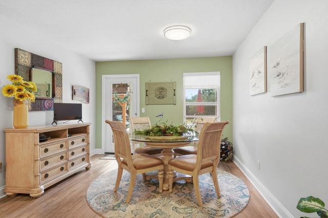 1825 Sundown Dr, Navarre, FL 32566