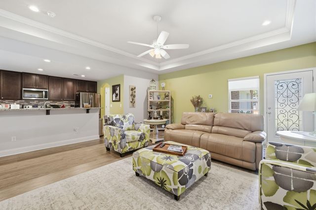 1825 Sundown Dr, Navarre, FL 32566