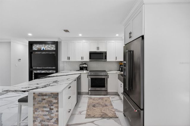 7227 118TH CIRCLE, Largo, FL 33773