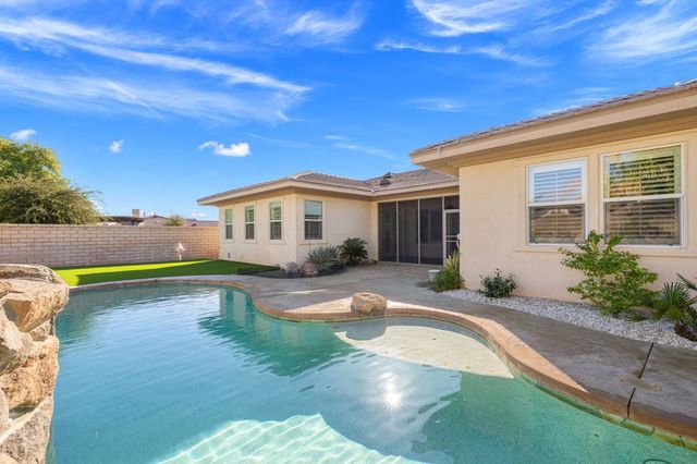 79738 S Parkway Esplanade S, La Quinta, CA 92253