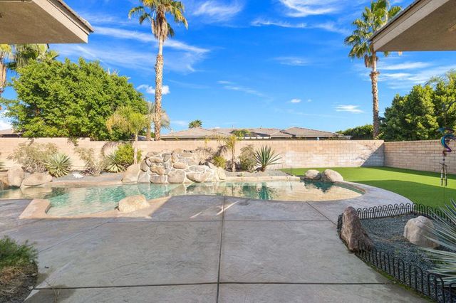 79738 S Parkway Esplanade S, La Quinta, CA 92253