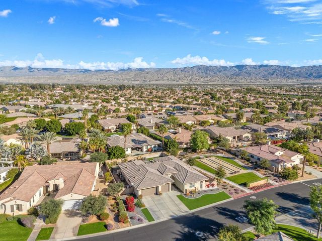 79738 S Parkway Esplanade S, La Quinta, CA 92253