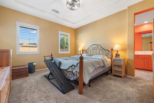 79738 S Parkway Esplanade S, La Quinta, CA 92253