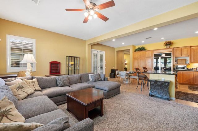 79738 S Parkway Esplanade S, La Quinta, CA 92253