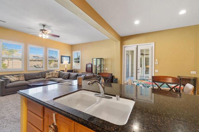 79738 S Parkway Esplanade S, La Quinta, CA 92253