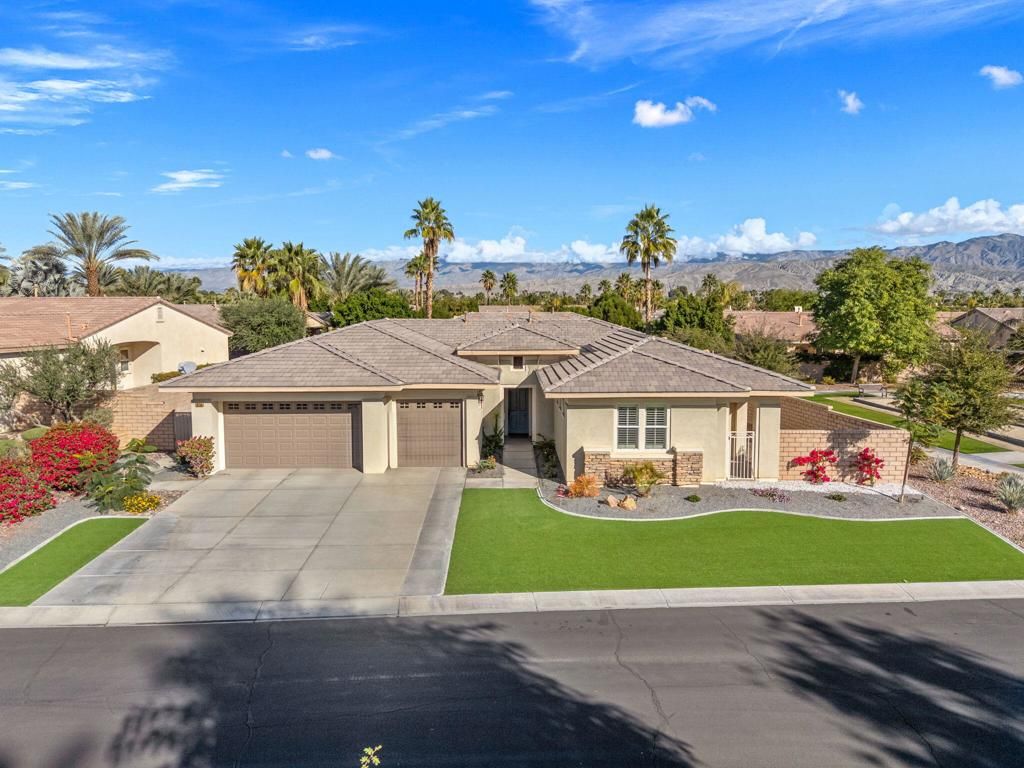 79738 S Parkway Esplanade S, La Quinta, CA 92253