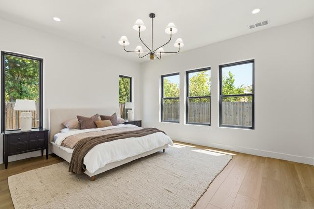 417 Hovey Ct, Roseville, CA 95678