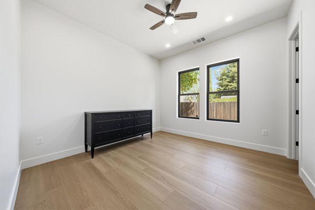 417 Hovey Ct, Roseville, CA 95678
