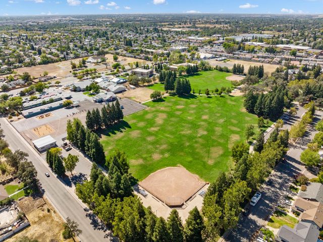 417 Hovey Ct, Roseville, CA 95678
